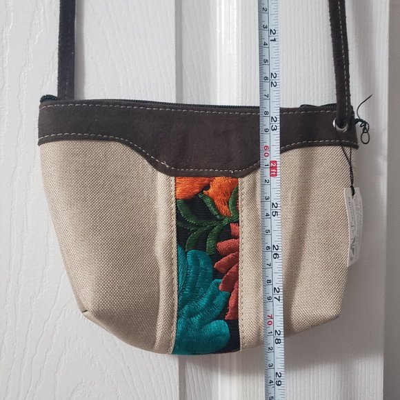 NWT Handmade Embroidered Crossbody from Guatemala - Picture 5 of 7